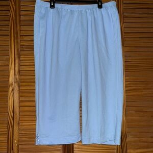 Alfred Dunner Classic Fit Cornflower Blue Elastic Waist 1X Capris New with Tag‎
